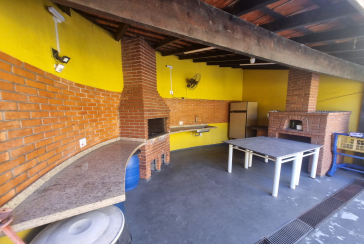 Belo Sobrado à venda no Bairro do Jardim Vivan na Rua Elvira Hidalgo