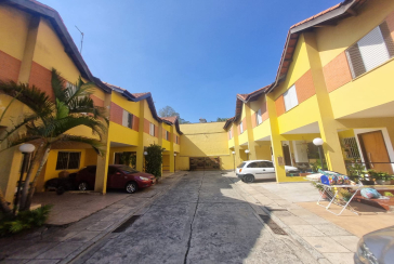 Belo Sobrado à venda no Bairro do Jardim Vivan na Rua Elvira Hidalgo