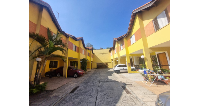 Belo Sobrado à venda no Bairro do Jardim Vivan na Rua Elvira Hidalgo