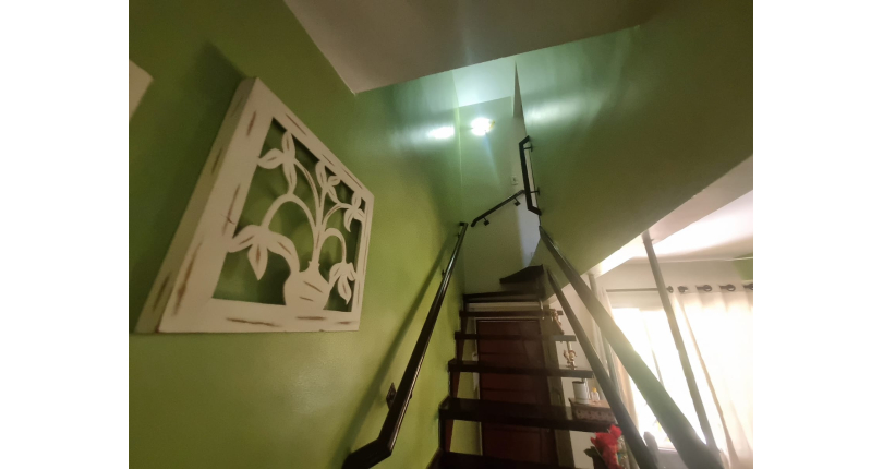 Sobrado à venda Rua Elvira Hidalgo, 03, Jardim Vivan - Imóveis à Venda