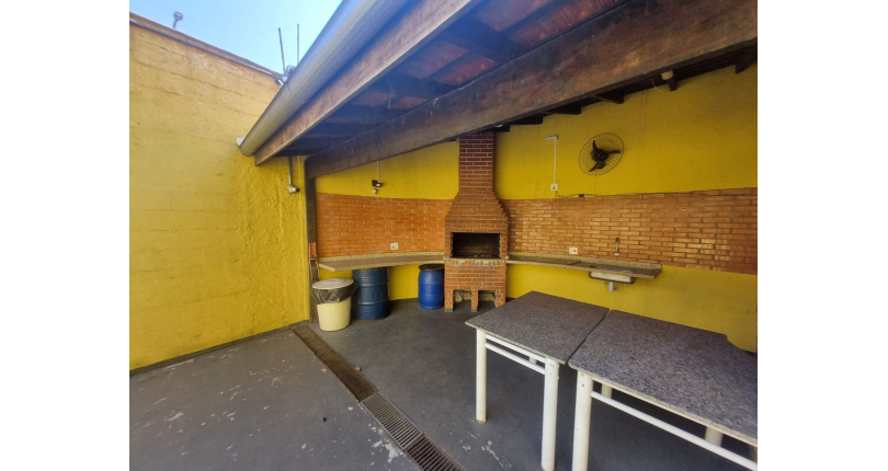 Belo Sobrado à venda no Bairro do Jardim Vivan na Rua Elvira Hidalgo