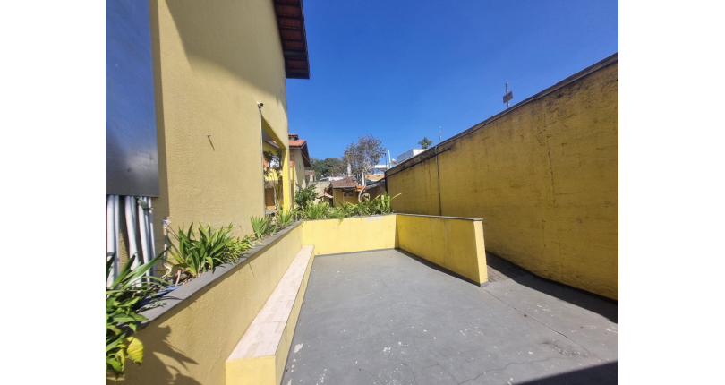 Belo Sobrado à venda no Bairro do Jardim Vivan na Rua Elvira Hidalgo