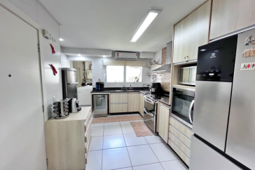 Belo Apartamento à venda no Guarujá no Bairro Enseada na Rua Inácio Miguel Stéfano 253