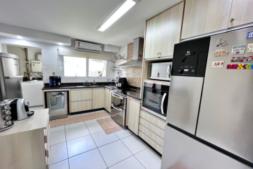 Belo Apartamento à venda no Guarujá no Bairro Enseada na Rua Inácio Miguel Stéfano 253