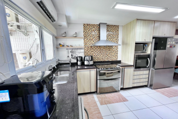 Belo Apartamento à venda no Guarujá no Bairro Enseada na Rua Inácio Miguel Stéfano 253