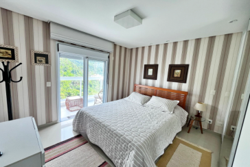 Belo Apartamento à venda no Guarujá no Bairro Enseada na Rua Inácio Miguel Stéfano 253