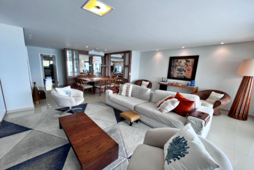 Belo Apartamento à venda no Guarujá no Bairro Enseada na Rua Inácio Miguel Stéfano 253