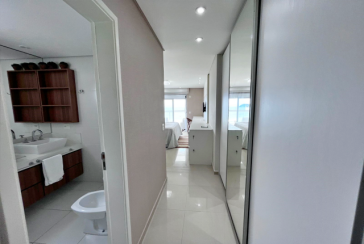 Belo Apartamento à venda no Guarujá no Bairro Enseada na Rua Inácio Miguel Stéfano 253