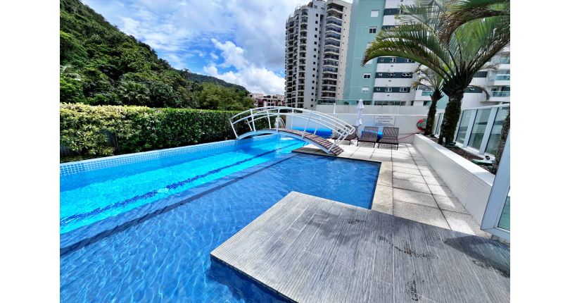 Belo Apartamento à venda no Guarujá no Bairro Enseada na Rua Inácio Miguel Stéfano 253