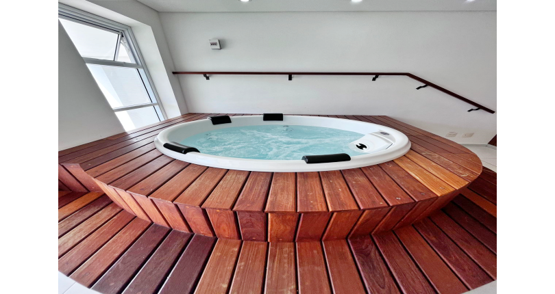 Belo Apartamento à venda no Guarujá no Bairro Enseada na Rua Inácio Miguel Stéfano 253