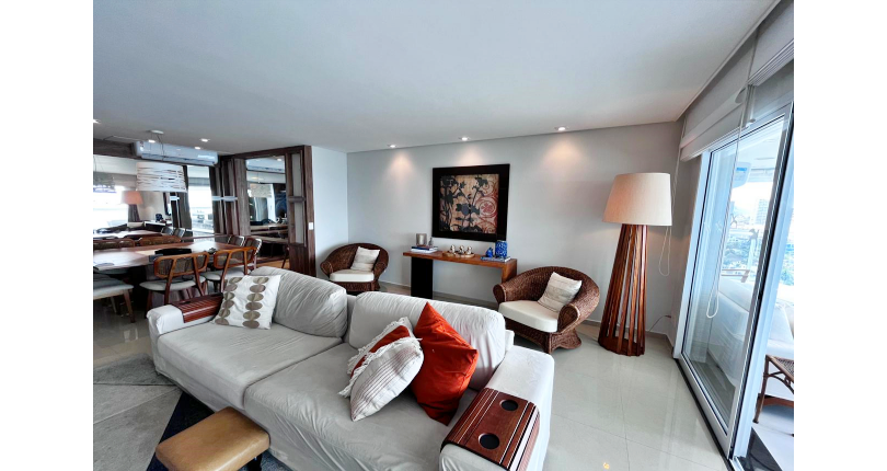 Belo Apartamento à venda no Guarujá no Bairro Enseada na Rua Inácio Miguel Stéfano 253