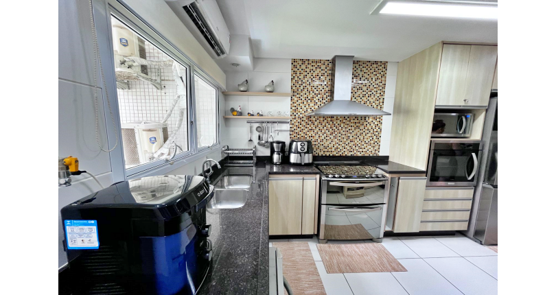 Belo Apartamento à venda no Guarujá no Bairro Enseada na Rua Inácio Miguel Stéfano 253