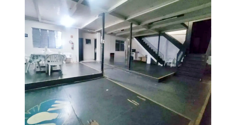 Imóvel Comercial à venda no Bairro do Parque São Domingos na Rua Waltrudes Correa