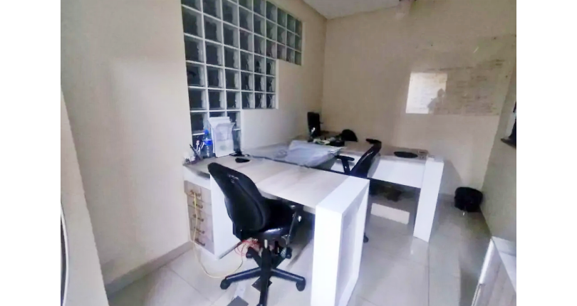 Imóvel Comercial à venda no Bairro do Parque São Domingos na Rua Waltrudes Correa