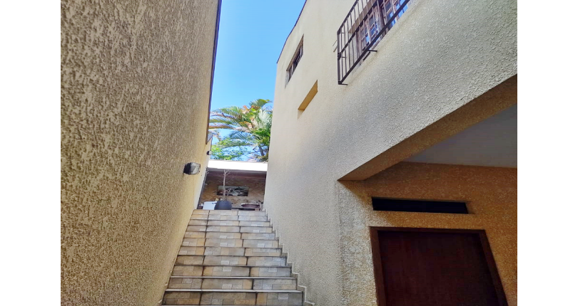 Belo Sobrado à venda no Bairro do Jardim Santa Fé (Zona Oeste) 