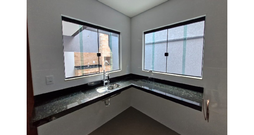 Lindo Sobrado novo à venda na Chácara São João na Rua Flor de Couro 63