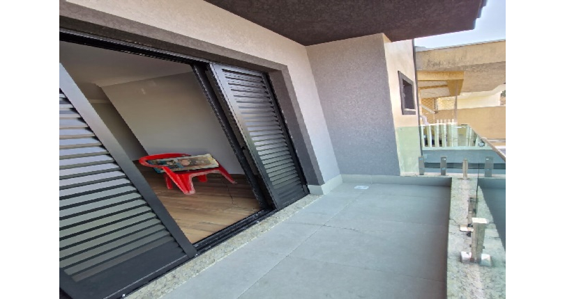 Lindo Sobrado novo à venda na Chácara São João na Rua Flor de Couro 63