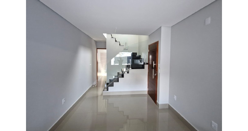 Lindo Sobrado novo à venda na Chácara São João na Rua Flor de Couro 63