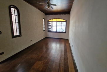 Sobrado à venda no Bairro da Vila Santa Edwiges na Rua Físico Lawrence