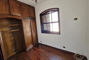 Sobrado à venda no Bairro da Vila Santa Edwiges na Rua Físico Lawrence