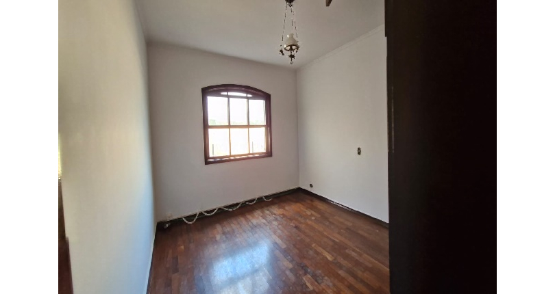 Sobrado à venda no Bairro da Vila Santa Edwiges na Rua Físico Lawrence