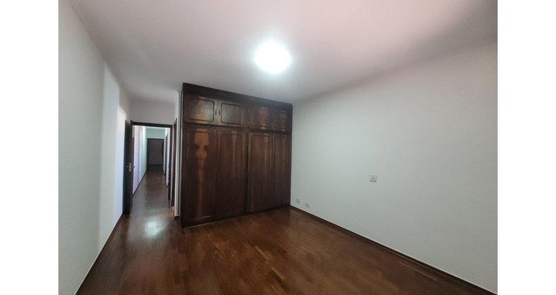 Sobrado à venda Rua Físico Lawrence, Vila Santa Edwiges - Imóveis à Venda