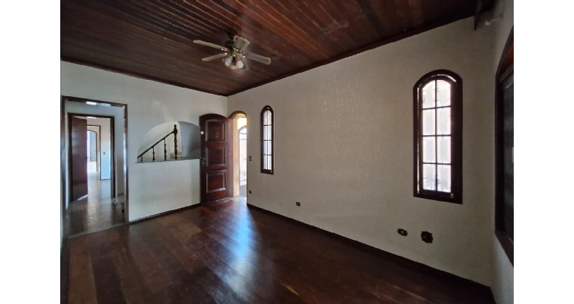 Sobrado à venda no Bairro da Vila Santa Edwiges na Rua Físico Lawrence