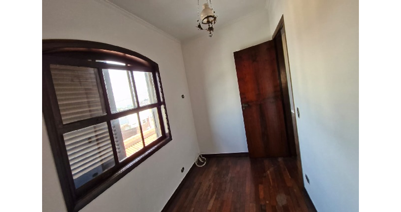 Sobrado à venda no Bairro da Vila Santa Edwiges na Rua Físico Lawrence