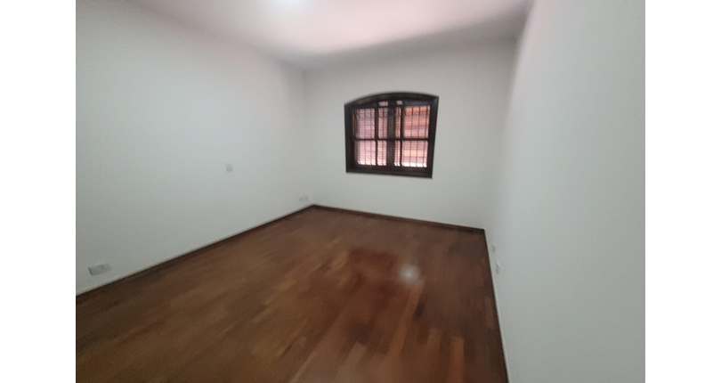 Sobrado à venda Rua Físico Lawrence, Vila Santa Edwiges - Imóveis à Venda