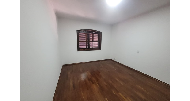 Sobrado à venda Rua Físico Lawrence, Vila Santa Edwiges - Imóveis à Venda
