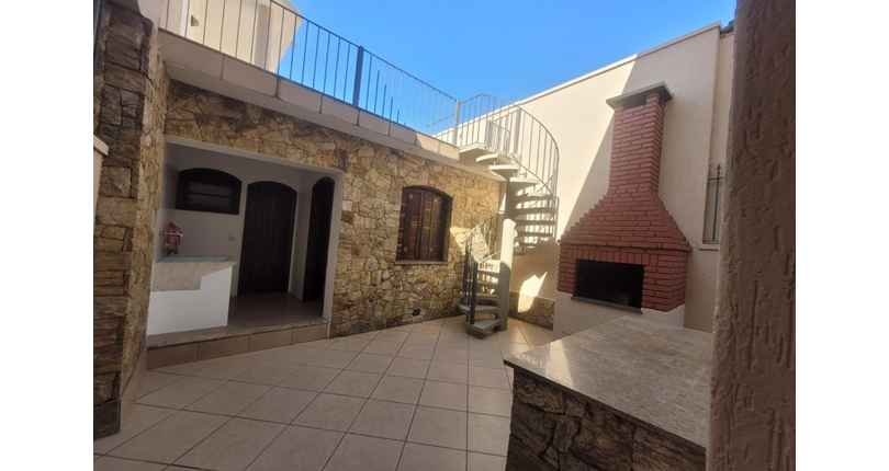 Sobrado à venda Rua Físico Lawrence, Vila Santa Edwiges - Imóveis à Venda