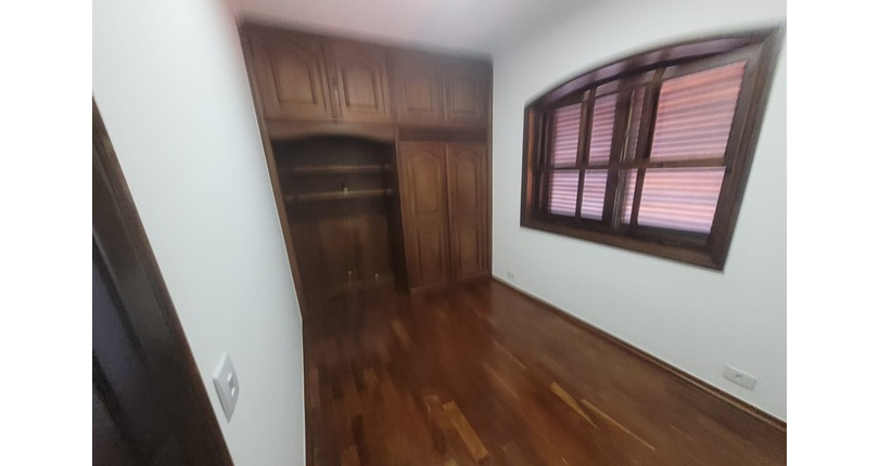Sobrado à venda Rua Físico Lawrence, Vila Santa Edwiges - Imóveis à Venda