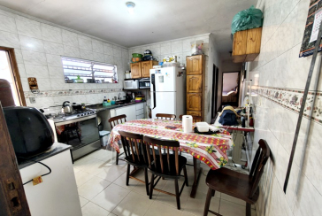 Casa Térrea à venda no Bairro do Parque Panamericano na Estrada do Corredor