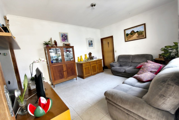 Casa Térrea à venda no Bairro do Parque Panamericano na Estrada do Corredor