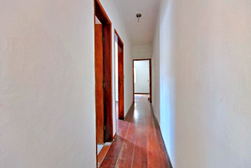 Casa Térrea à venda no Bairro do Parque Panamericano na Estrada do Corredor,