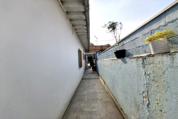 Casa Térrea à venda no Bairro do Parque Panamericano na Estrada do Corredor