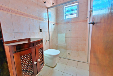 Casa Térrea à venda no Bairro do Parque Panamericano na Estrada do Corredor,