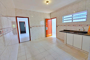 Casa Térrea à venda no Bairro do Parque Panamericano na Estrada do Corredor,