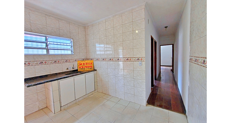 Casa Térrea à venda no Bairro do Parque Panamericano na Estrada do Corredor,