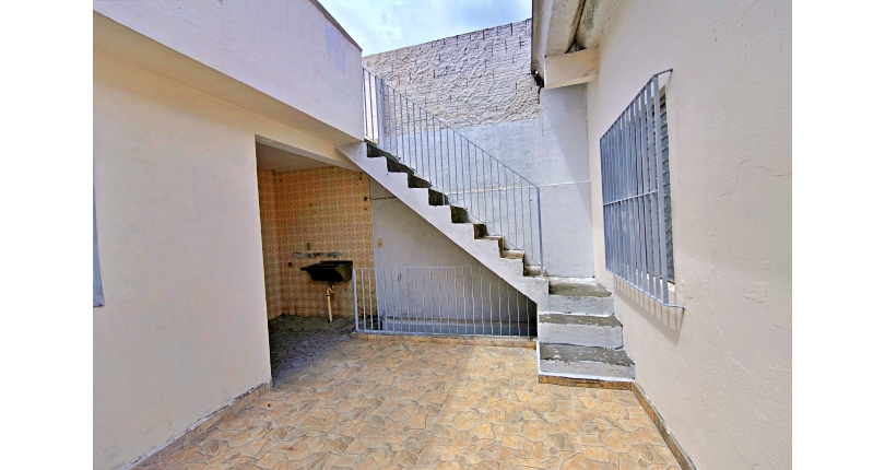 Casa Térrea à venda no Bairro do Parque Panamericano na Estrada do Corredor,