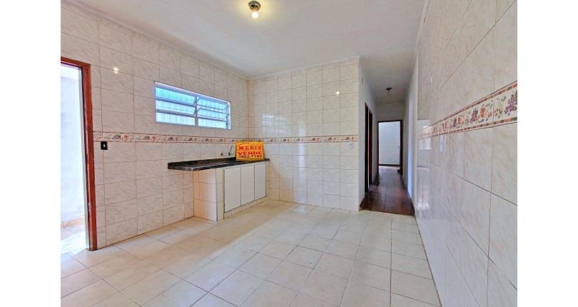 Casa Térrea à venda no Bairro do Parque Panamericano na Estrada do Corredor,