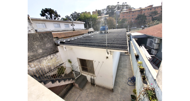 Casa Térrea à venda no Bairro do Parque Panamericano na Estrada do Corredor