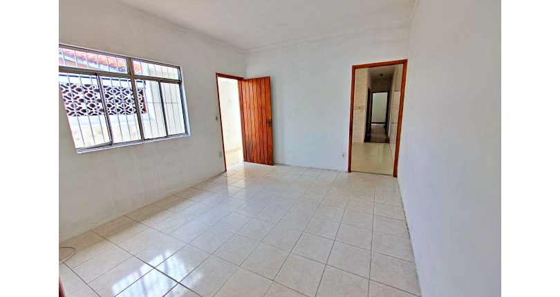 Casa Térrea à venda no Bairro do Parque Panamericano na Estrada do Corredor,