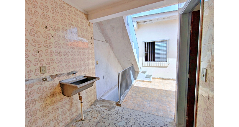 Casa Térrea à venda no Bairro do Parque Panamericano na Estrada do Corredor,