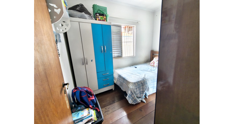 Casa Térrea à venda no Bairro do Parque Panamericano na Estrada do Corredor