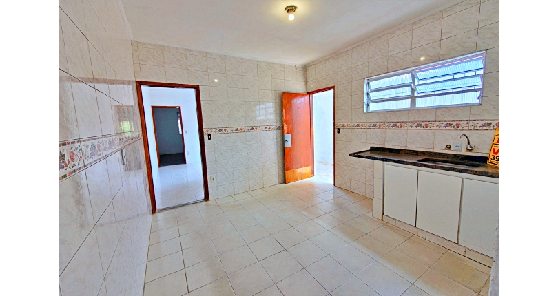 Casa Térrea à venda no Bairro do Parque Panamericano na Estrada do Corredor,