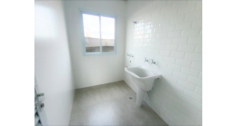 Sobrado novo à venda no Bairro do Parque São Domingos na Rua Doutor Odon Carlos de Figueiredo Ferraz 855