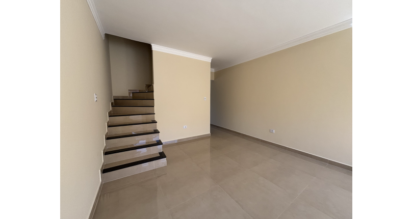  Sobrado novo à venda no Bairro do Jardim Russo na Rua Padre Diogo Antônio Feijó,