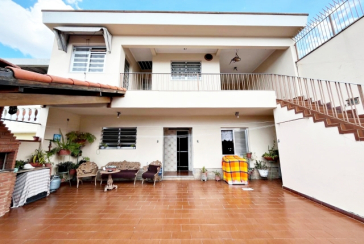 Casa assobradada à venda no Bairro da Vila Pereira Barreto na Rua Coronel Gordinho Filho