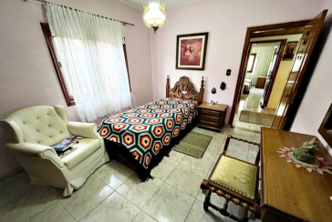 Casa assobradada à venda no Bairro da Vila Pereira Barreto na Rua Coronel Gordinho Filho